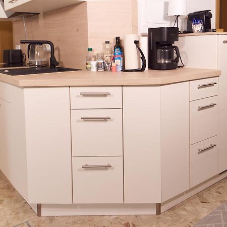 Bohnapartments Elisa - Wohlfuehlapartment Mit 2 Gratis Parkplaetzen Und 3 Schlafzimmern - Wlan - Vollausstattung Erfurt Exteriör bild