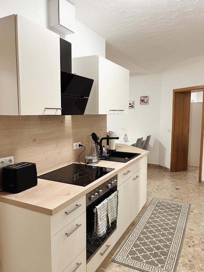 Bohnapartments Elisa - Wohlfuehlapartment Mit 2 Gratis Parkplaetzen Und 3 Schlafzimmern - Wlan - Vollausstattung Erfurt Exteriör bild