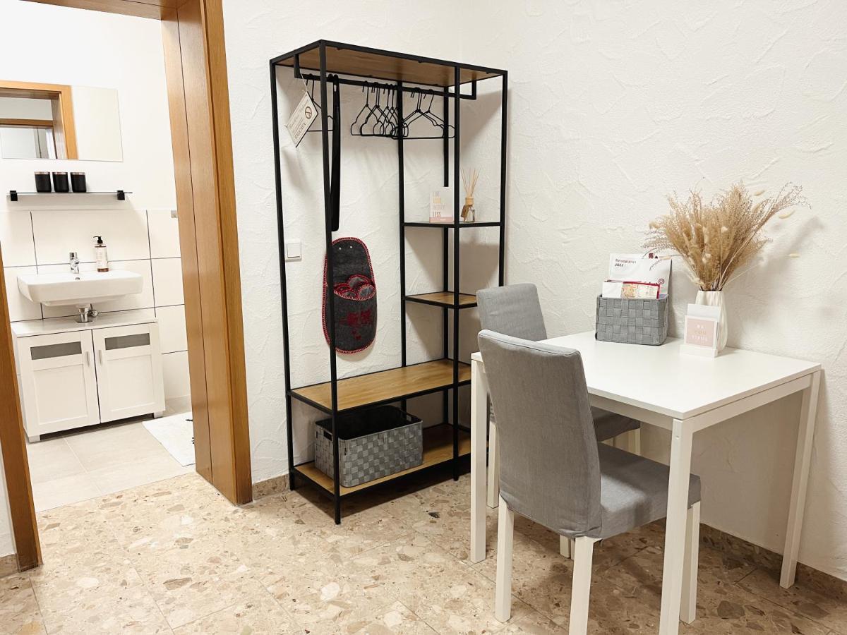 Bohnapartments Elisa - Wohlfuehlapartment Mit 2 Gratis Parkplaetzen Und 3 Schlafzimmern - Wlan - Vollausstattung Erfurt Exteriör bild