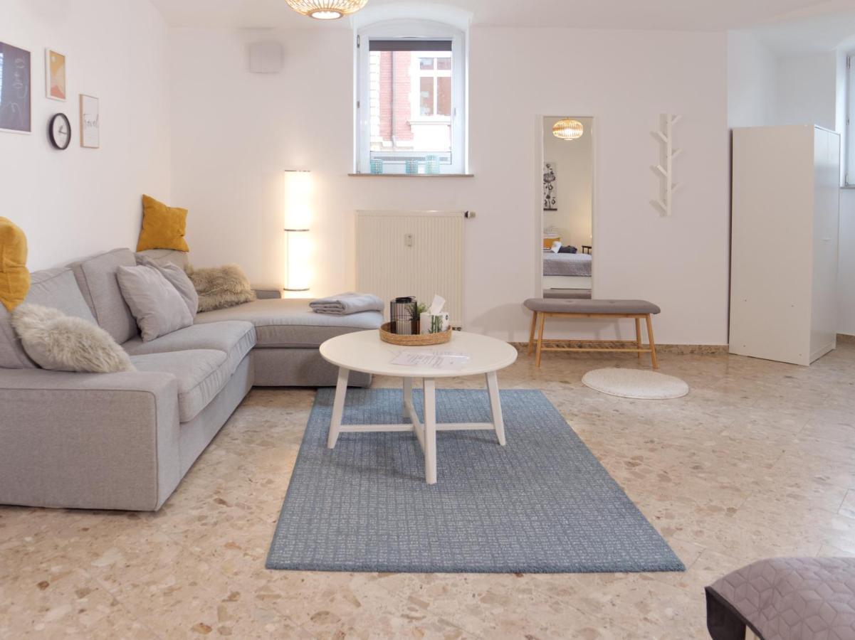Bohnapartments Elisa - Wohlfuehlapartment Mit 2 Gratis Parkplaetzen Und 3 Schlafzimmern - Wlan - Vollausstattung Erfurt Exteriör bild