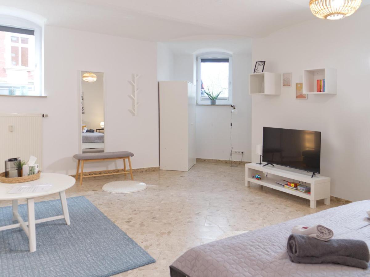 Bohnapartments Elisa - Wohlfuehlapartment Mit 2 Gratis Parkplaetzen Und 3 Schlafzimmern - Wlan - Vollausstattung Erfurt Exteriör bild