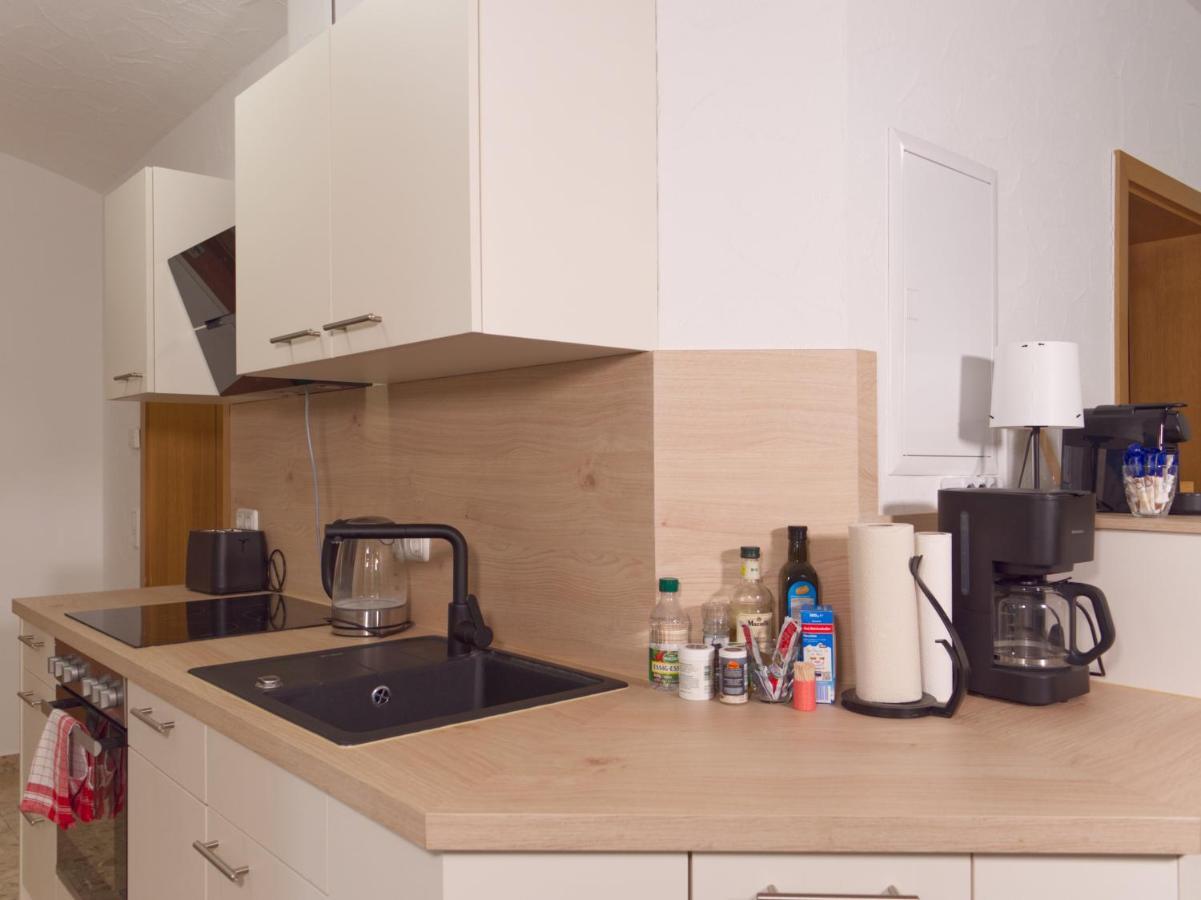 Bohnapartments Elisa - Wohlfuehlapartment Mit 2 Gratis Parkplaetzen Und 3 Schlafzimmern - Wlan - Vollausstattung Erfurt Exteriör bild