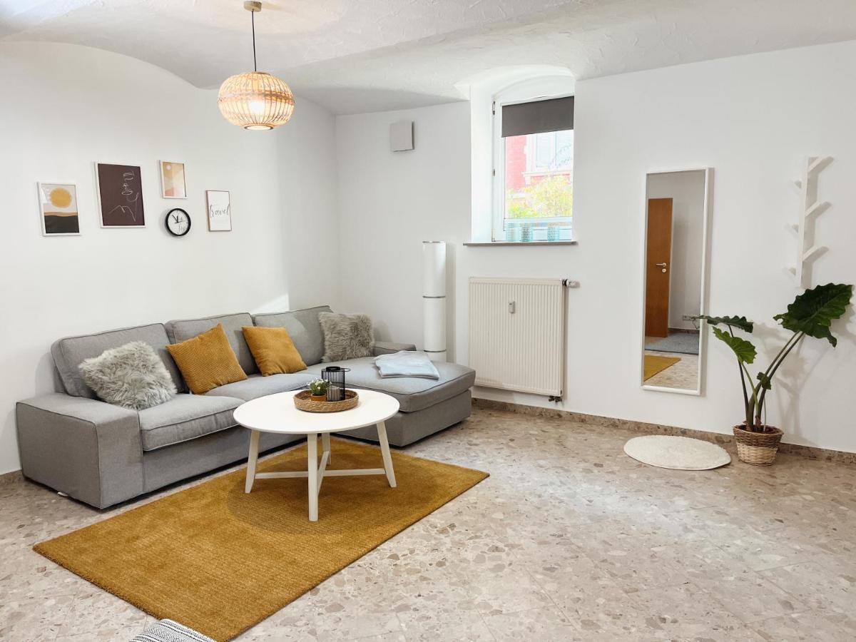 Bohnapartments Elisa - Wohlfuehlapartment Mit 2 Gratis Parkplaetzen Und 3 Schlafzimmern - Wlan - Vollausstattung Erfurt Exteriör bild