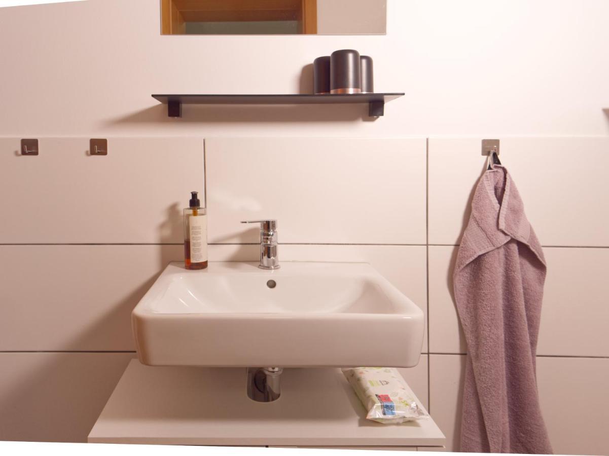 Bohnapartments Elisa - Wohlfuehlapartment Mit 2 Gratis Parkplaetzen Und 3 Schlafzimmern - Wlan - Vollausstattung Erfurt Exteriör bild